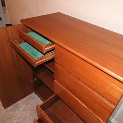 Storage cabinet