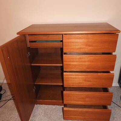 Storage cabinet