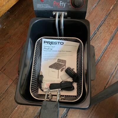 Chantal Roaster, Baking Dish, Mandoline and Deep Fryer
