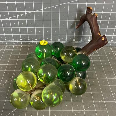 Lovely Green Glass Grapes 