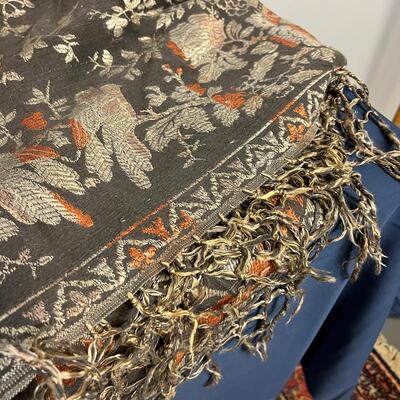 Shinny Tapestry Style Vintage Throw