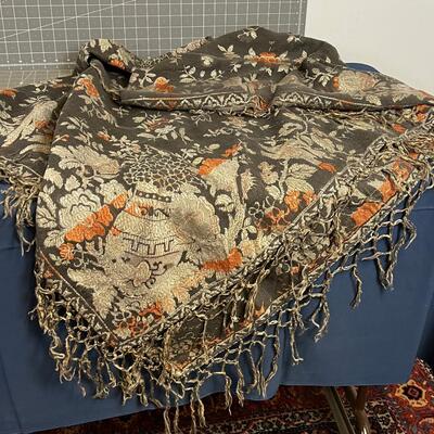 Shinny Tapestry Style Vintage Throw