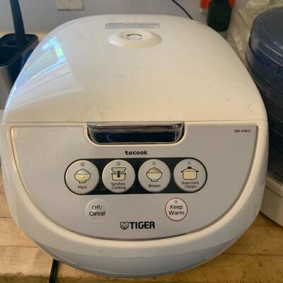 Electric Rice Cooker, Dehydrator and Juicer