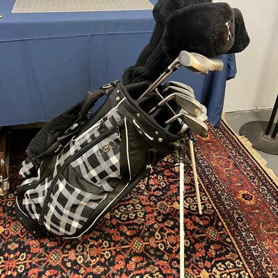 Golf Clubs Wilson Clubs with an Ogio Bag Black & White 