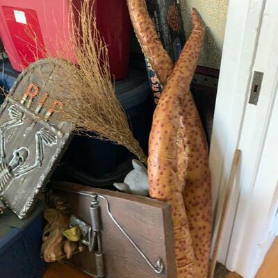 Halloween Decor
