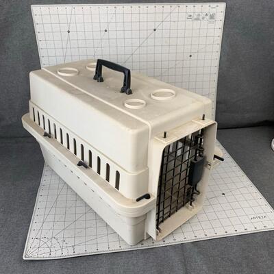 #122 Small Pet Travel Crate - 1'8