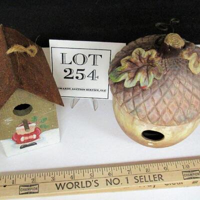 2 Bird Houses