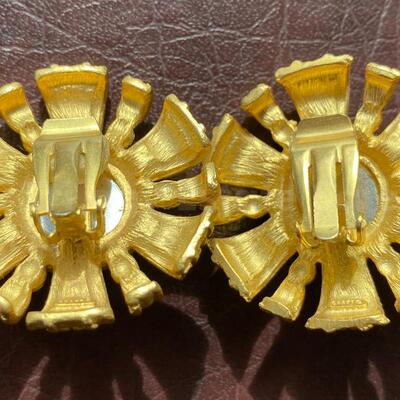 Vintage Craft clip earrings