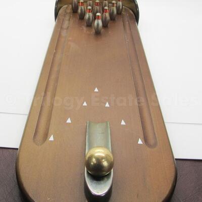 Desktop bowling game