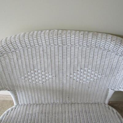 White Wicker Furniture