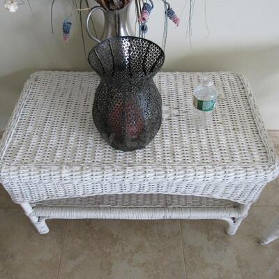 White Wicker Furniture