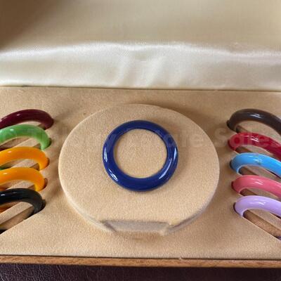 Gucci Watch box with color rings