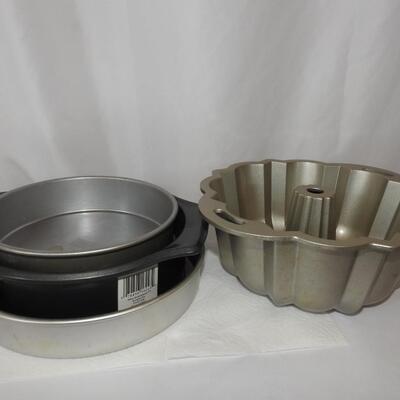 Cake pans