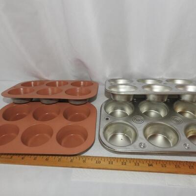 Cupcake pans