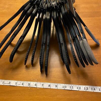 Lot of 20 Dillards black hangers