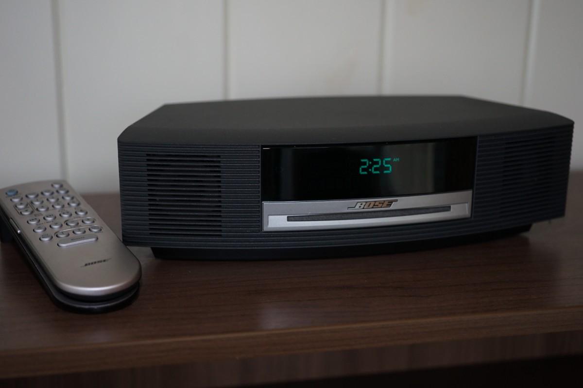 BOSE RADIO WITH REMOTE.