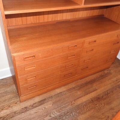 Hundevad Display/Bookcase with storage drawers
