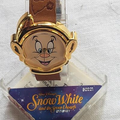 Snow white watch new old stock