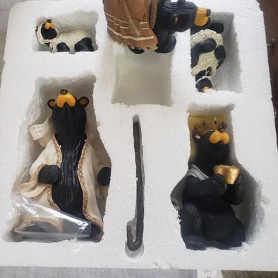 Big Sky carvers bears in the Box new