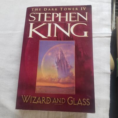Stephen King wizard and glass book