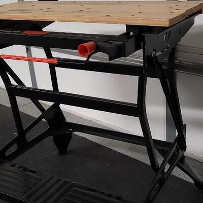 Lot 8: Black and Decker WORKMATE 425 Work Bench