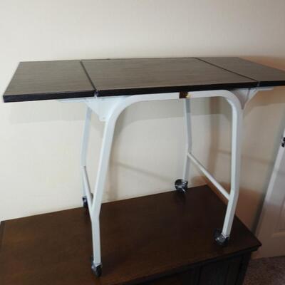 Drop leaf Table