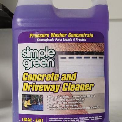 Lot 19: Full Bottle of SIMPLE GREEN Driveway Cleaner Pressure Washer Concentrate Formula