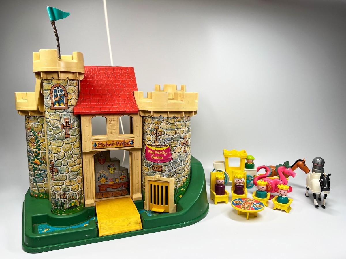 Rare Vintage Fisher Price Little People Play Family Castle Playset #993  COMPLETE | EstateSales.org