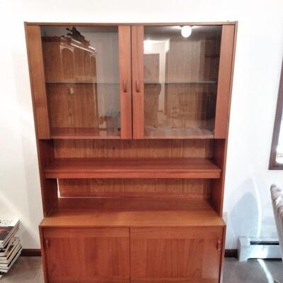 LOT 6 MID CENTURY TEAK CABINET WITH GLASS FRONT HUTCH