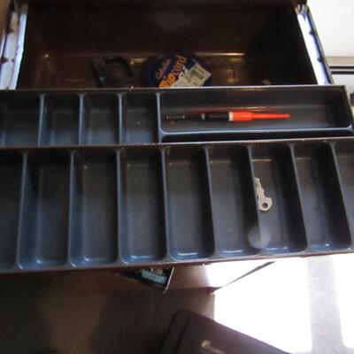 LOT 38  METAL HIP ROOF TACKLE BOX WITH 4 TRAYS