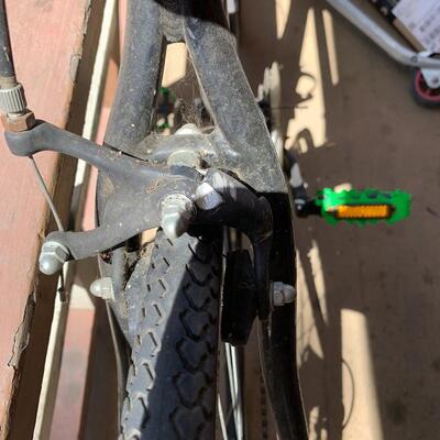 2 Bicycles, roof rack, Pulley Lift and Bike stand