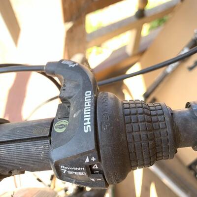 2 Bicycles, roof rack, Pulley Lift and Bike stand