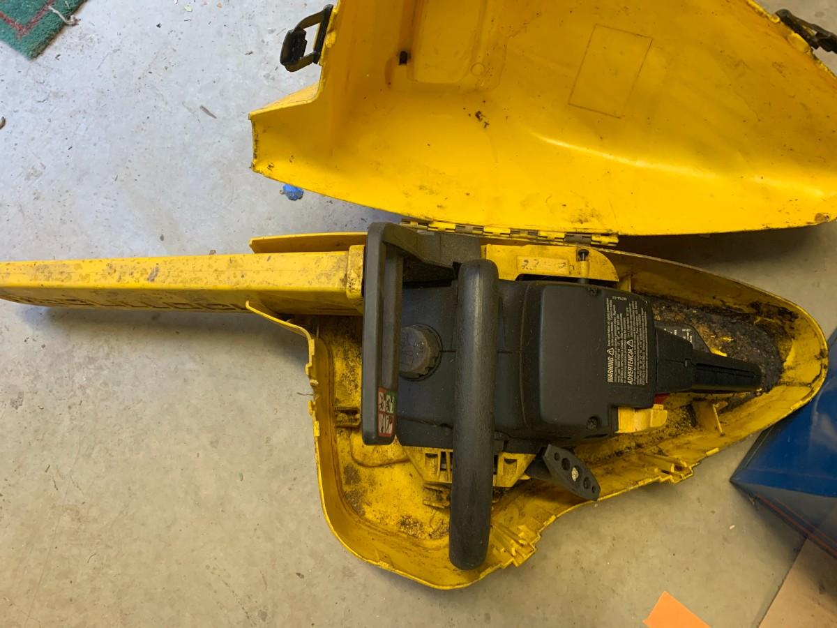 McCulloch Chain saw and Skil saw with cases