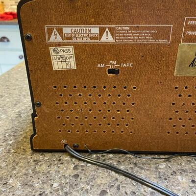 Doral AM FM Retro Radio Also plays cassettes