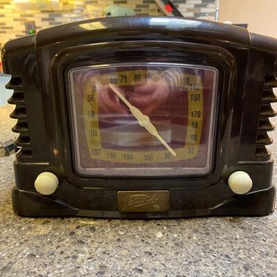 Doral AM FM Retro Radio Also plays cassettes