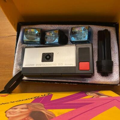 Lot of 2 cameras KodaK Tele-instamatic 608 and instamtic 20 both with box