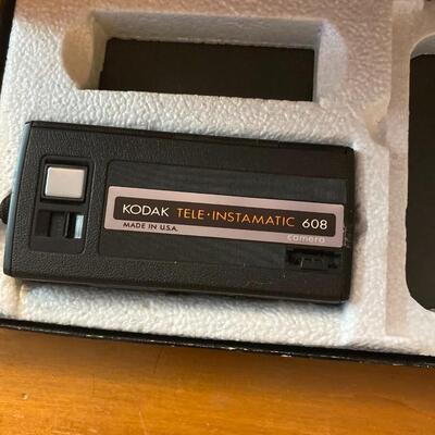 Lot of 2 cameras KodaK Tele-instamatic 608 and instamtic 20 both with box