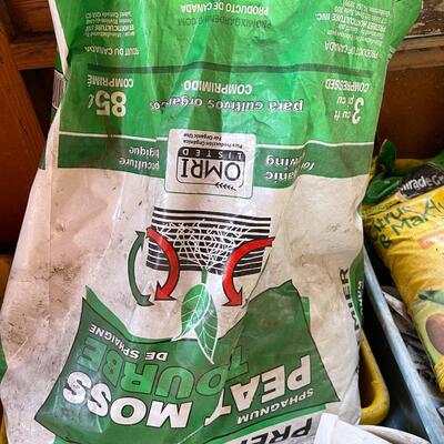 Garden Soil and Lawn Fertilizer
