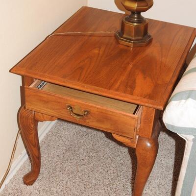 Broyhill Furniture Oak End Table