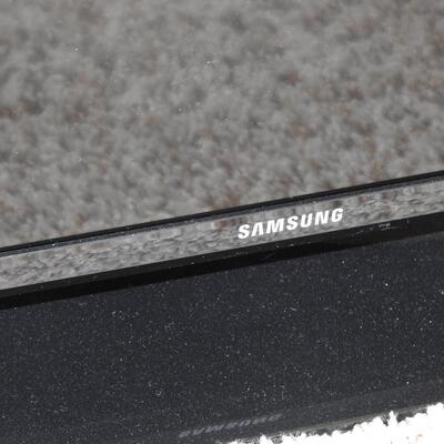 Samsung T V