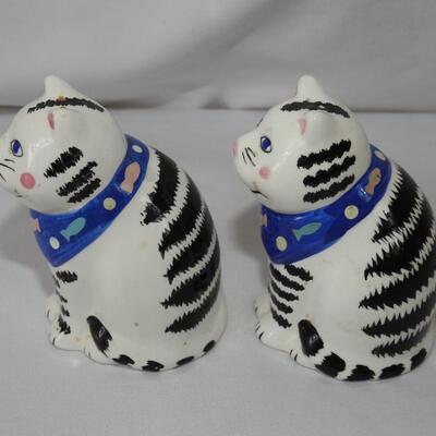 Cats Salt and Pepper Shakers