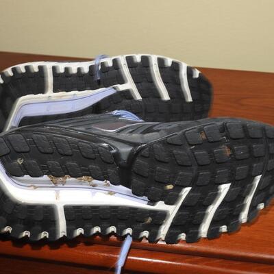 Brooks women's tennis shoes