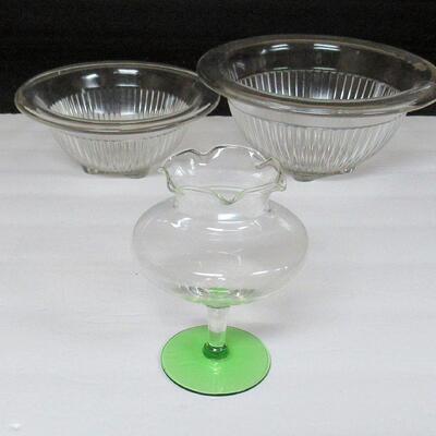 2 Vintage Mixing Bowls and Vase