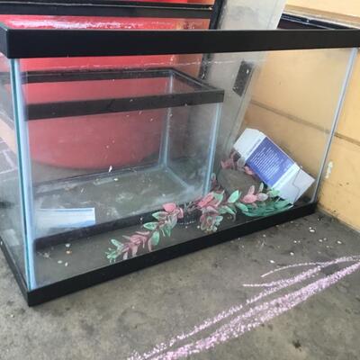 Fish tank equipment and small tank