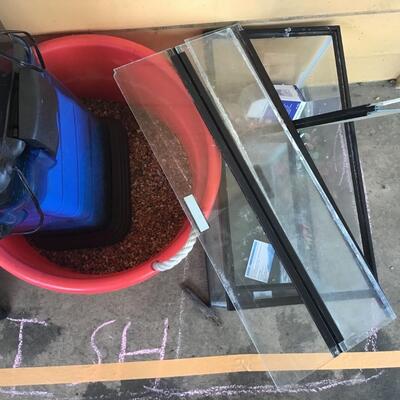 Fish tank equipment and small tank