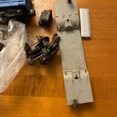 Lot of train 0 scale junk  pieces and parts