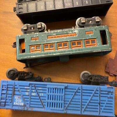 Lot of train 0 scale junk  pieces and parts