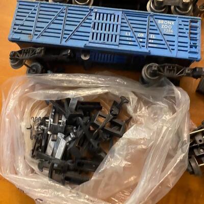 Lot of train 0 scale junk  pieces and parts