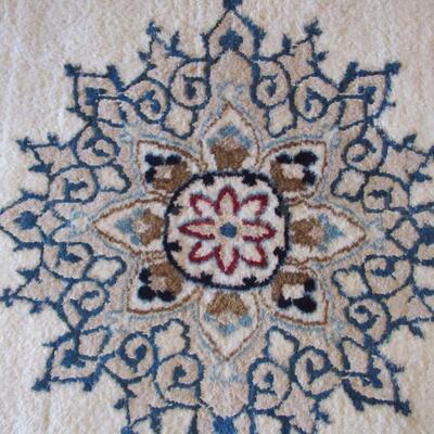 Off white center medallion rug 1