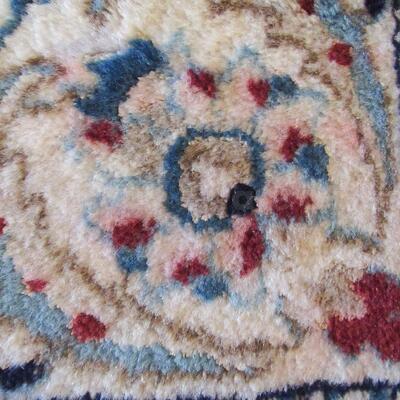 Off white center medallion rug 1